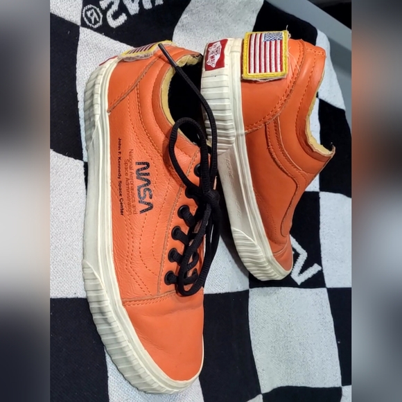 VANS Old Skool NASA Space Voyager Firecracker - Picture 2 of 9